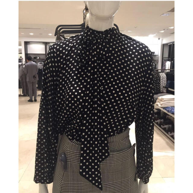 ZARA - ドット柄ボウタイブラウスの通販 by ⭐️|ザラならラクマ ZARA - ドット柄ボウタイブラウスの通販 by ⭐️|ザラならラクマ