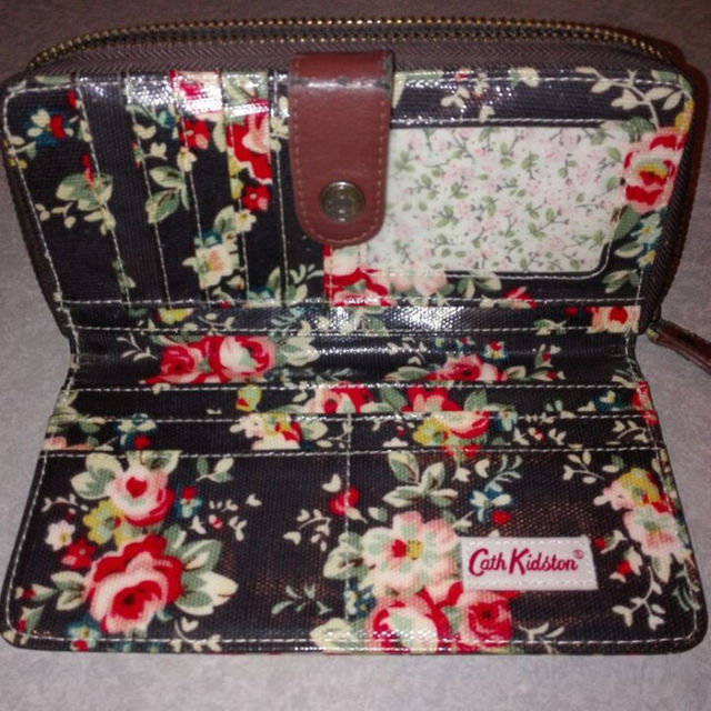 Cath Kidston(キャスキッドソン)のキャスキッドソン　長財布 レディースのファッション小物(財布)の商品写真