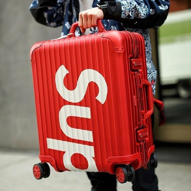 Supreme(シュプリーム)のsupreme rimowa topas 45L メンズのバッグ(トラベルバッグ/スーツケース)の商品写真