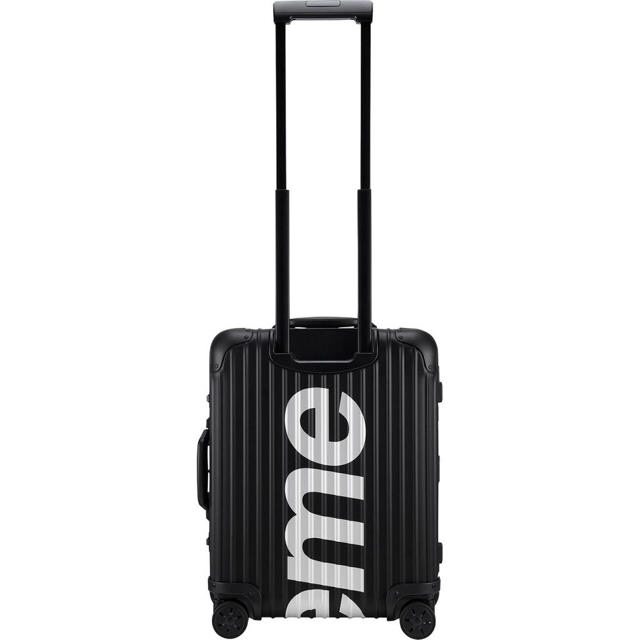 RIMOWA(リモワ)のSupreme RIMOWA Topas Multiwheel 45L ブラック メンズのバッグ(トラベルバッグ/スーツケース)の商品写真