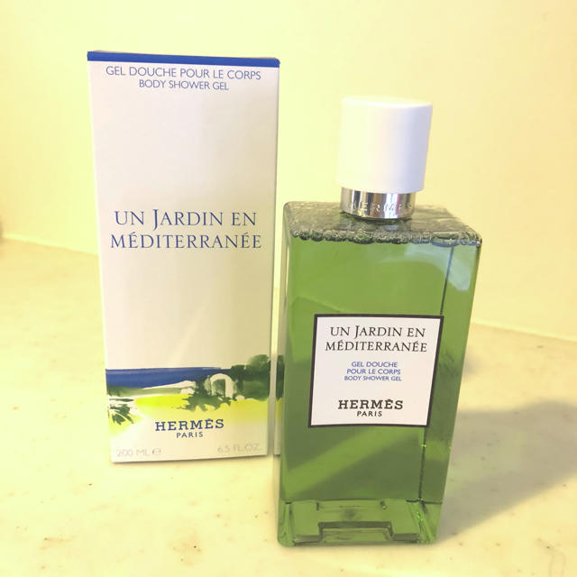 Hermes(エルメス)のエルメス ボディシャワージェル 新品未使用 本物 地中海の庭 200ml コスメ/美容のボディケア(ボディソープ/石鹸)の商品写真