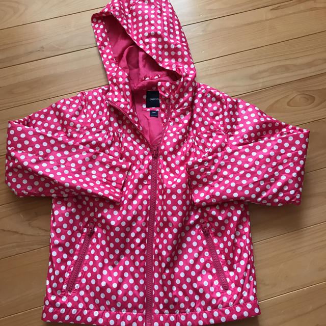 GAP Kids(ギャップキッズ)のGAP kid 130 パーカー ウインドブレーカー ナイロン キッズ/ベビー/マタニティのキッズ服女の子用(90cm~)(ジャケット/上着)の商品写真