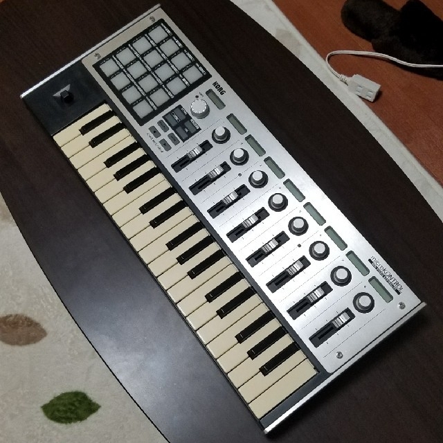 KORG(コルグ)のKORG microKONTROL MIDIコントローラ 楽器のDTM/DAW(MIDIコントローラー)の商品写真