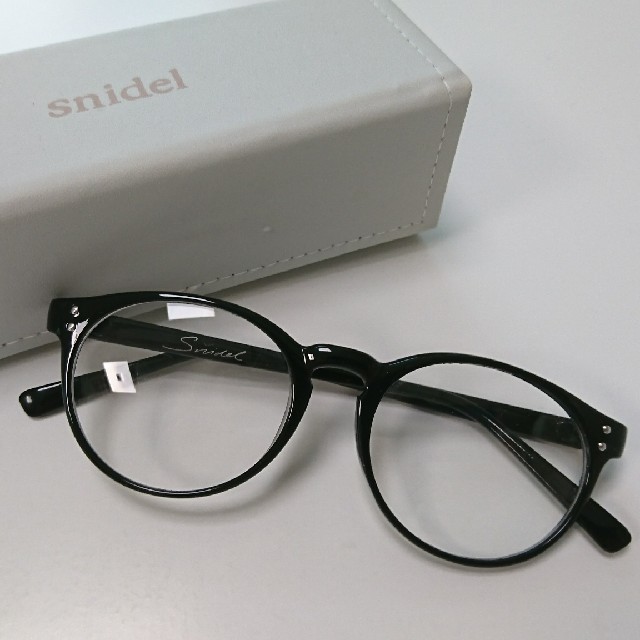 SNIDEL(スナイデル)のsnidel スナイデル 試着のみ 伊達メガネ レディースのファッション小物(サングラス/メガネ)の商品写真