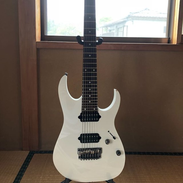 Ibanez  Prestige  7strings  Pearl White