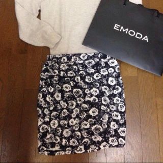 エモダ(EMODA)のEMODA 花柄SK(ミニスカート)