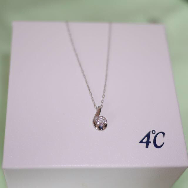 4℃(ヨンドシー)の4℃ K18 WG ダイヤネックレス レディースのアクセサリー(ネックレス)の商品写真