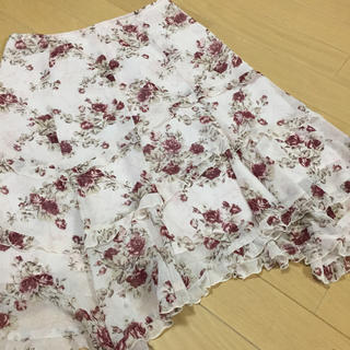 レストローズ(L'EST ROSE)の花柄ふんわりスカート(ひざ丈スカート)