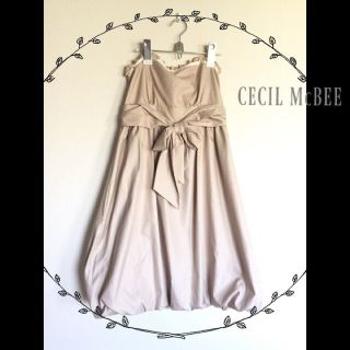 セシルマクビー(CECIL McBEE)のCECIL McBEE ゴールドワンピース(ミニワンピース)