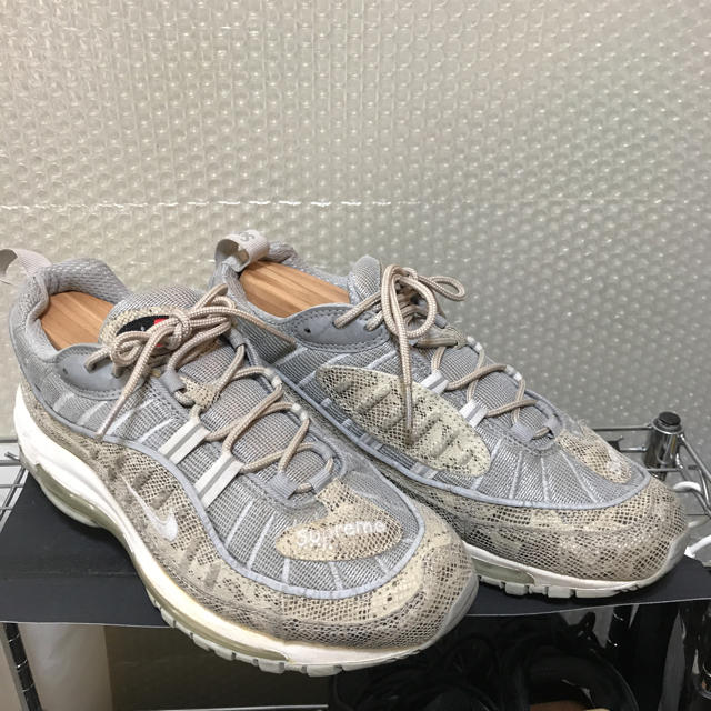 Supreme(シュプリーム)のシュプリーム×ナイキ  airmax98  メンズの靴/シューズ(スニーカー)の商品写真