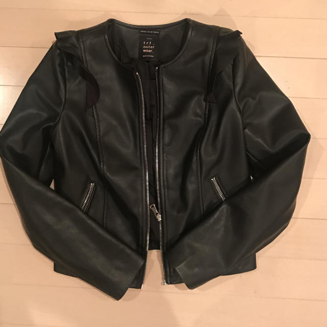 zara 人気完売 フリル レザーライダースジャケット xs