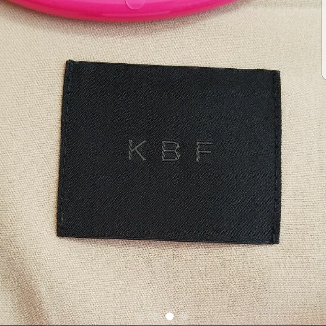 KBF(ケービーエフ)のＫＢＦ トレンチコート レディースのジャケット/アウター(トレンチコート)の商品写真