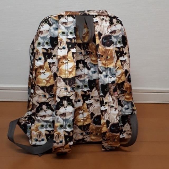 LeSportsac(レスポートサック)のレスポートサック　キャットカフェ　リュック レディースのバッグ(リュック/バックパック)の商品写真