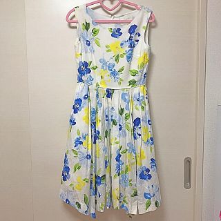 チェスティ(Chesty)の【🌸さや 様 専用🌸】Chestyの花柄ワンピースです♪ (ひざ丈ワンピース)