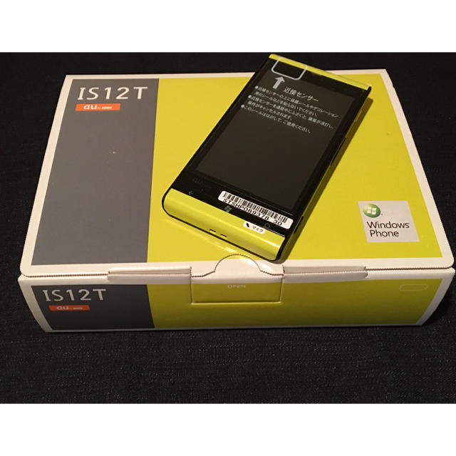 東芝(トウシバ)の【新品未使用】au Windows Phone IS12T/シトラス スマホ/家電/カメラのスマートフォン/携帯電話(スマートフォン本体)の商品写真