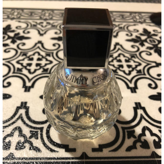 JIMMY CHOO(ジミーチュウ)のジミーチュウ オードトワレ 40mL コスメ/美容の香水(香水(女性用))の商品写真
