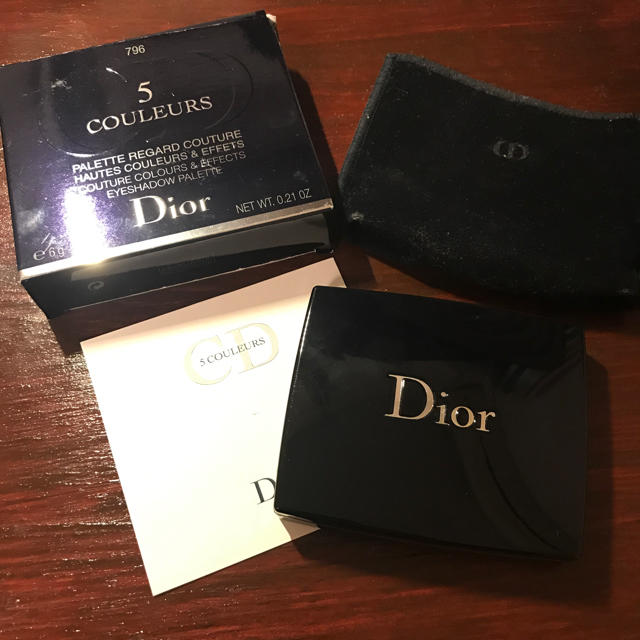 Christian Dior(クリスチャンディオール)のDior アイシャドウ ブラウン系 サンク クルール 796 コスメ/美容のベースメイク/化粧品(アイシャドウ)の商品写真