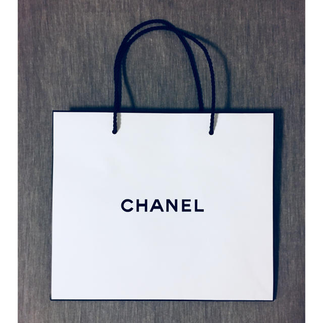 CHANEL(シャネル)の【CHANEL】ショップバッグ  ショッパー レディースのバッグ(ショップ袋)の商品写真