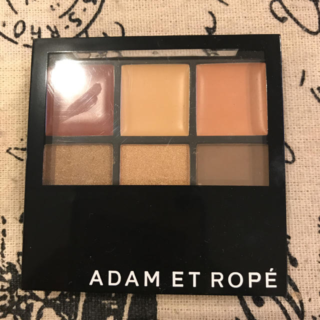 Adam et Rope'(アダムエロぺ)のADAM ET ROPE メイクパレット コスメ/美容のベースメイク/化粧品(アイシャドウ)の商品写真