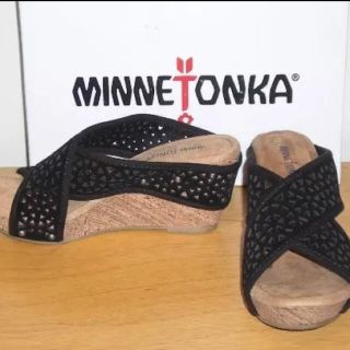 ミネトンカ(Minnetonka)のミネトンカ  サンダル(サンダル)