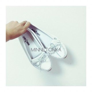 ミネトンカ(Minnetonka)のMINNETONKA ホワイト ❁(ハイヒール/パンプス)