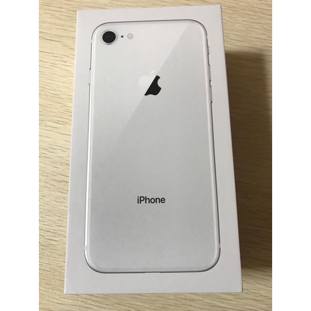 iPhone 8 64GB シルバー