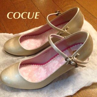 コキュ(COCUE)のCOCUE ゴールドパンプス(ハイヒール/パンプス)