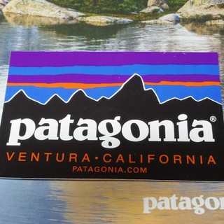 パタゴニア(patagonia)のパタゴニア patagonia 定番 ステッカー 黒　ロゴ(その他)