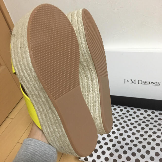 J&M DAVIDSON(ジェイアンドエムデヴィッドソン)の専用 J&M DAVIDSON サンダル 35 イエロー レディースの靴/シューズ(サンダル)の商品写真