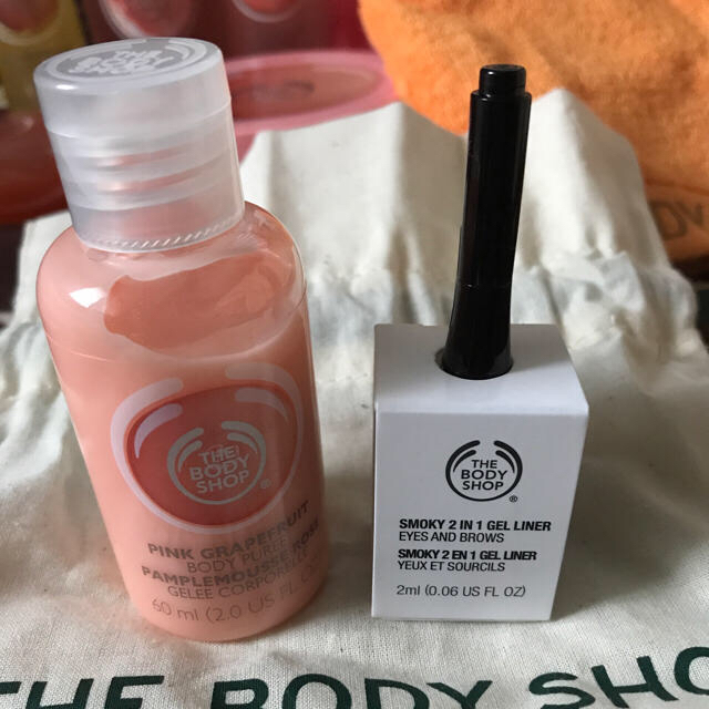 THE BODY SHOP(ザボディショップ)のてるてる様専用 THE BODY SHOP ジェルライナー単品♡ コスメ/美容のベースメイク/化粧品(アイライナー)の商品写真