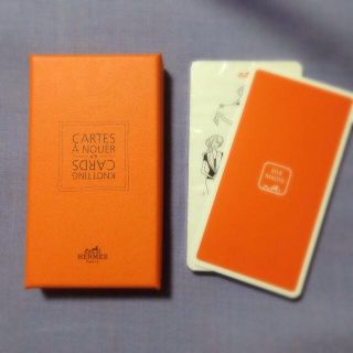 エルメス(Hermes)のスカーフ結び方カード♡(ストール/パシュミナ)