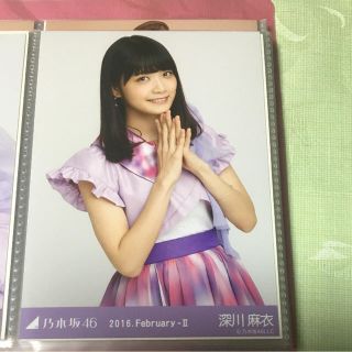 ノギザカフォーティーシックス(乃木坂46)の乃木坂46 2月 ランダム生写真 紅白衣装1 深川麻衣(アイドルグッズ)