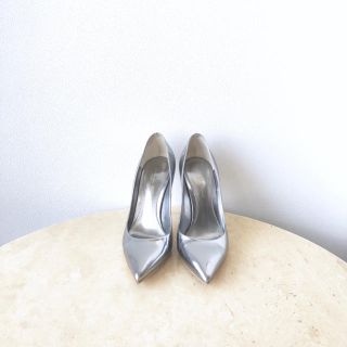 ジャンヴィットロッシ(Gianvito Rossi)のwaiwai様☺︎ジャンヴィトロッシ シルバー パンプス セルジオロッシ 37(ハイヒール/パンプス)