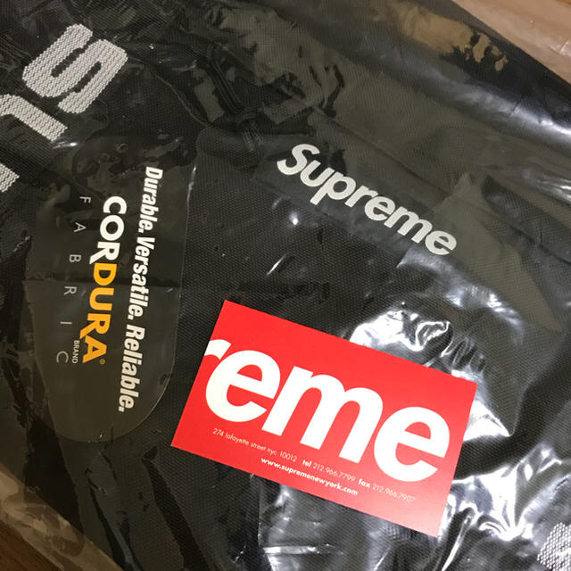 Supreme(シュプリーム)のSupreme Daffle Bag 黒 ダッフルバッグ 18ss 新品 送料込 メンズのバッグ(ボストンバッグ)の商品写真