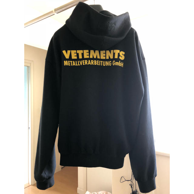 ヴェトモン vetements  パーカー