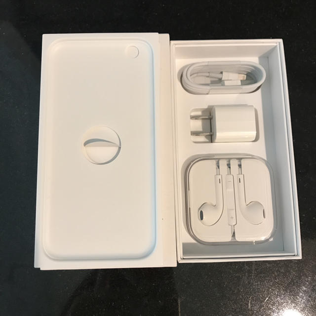 Apple(アップル)のiPhone6 空箱 ケーブル イヤホン AC スマホ/家電/カメラのスマホアクセサリー(その他)の商品写真