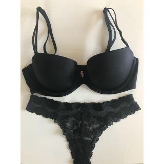 ヴィクトリアズシークレット(Victoria's Secret)のヴィクトリア ブラ＆TバックSET(ブラ&ショーツセット)