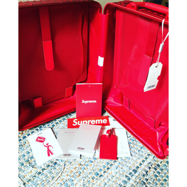 Supreme(シュプリーム)の【完売品】Supreme RIMOWA red topas 45L リモワ メンズのバッグ(トラベルバッグ/スーツケース)の商品写真