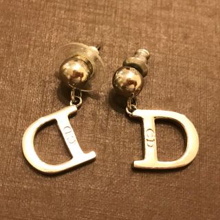 クリスチャンディオール(Christian Dior)の【値下げしました‼︎】Dior Dロゴ　ピアス(ピアス)