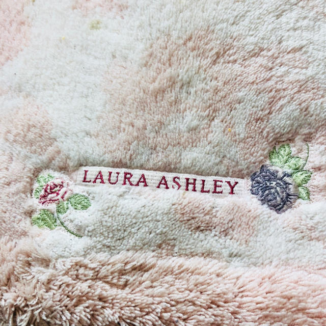 LAURA ASHLEY(ローラアシュレイ)の💓ローラアシュレイ💓 インテリア/住まい/日用品のラグ/カーペット/マット(トイレマット)の商品写真