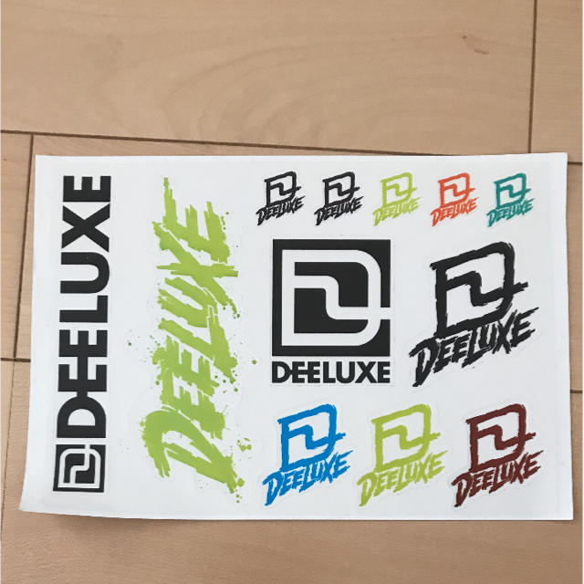 DEELUXE(ディーラックス)のDEELUXE ステッカー スポーツ/アウトドアのスノーボード(アクセサリー)の商品写真