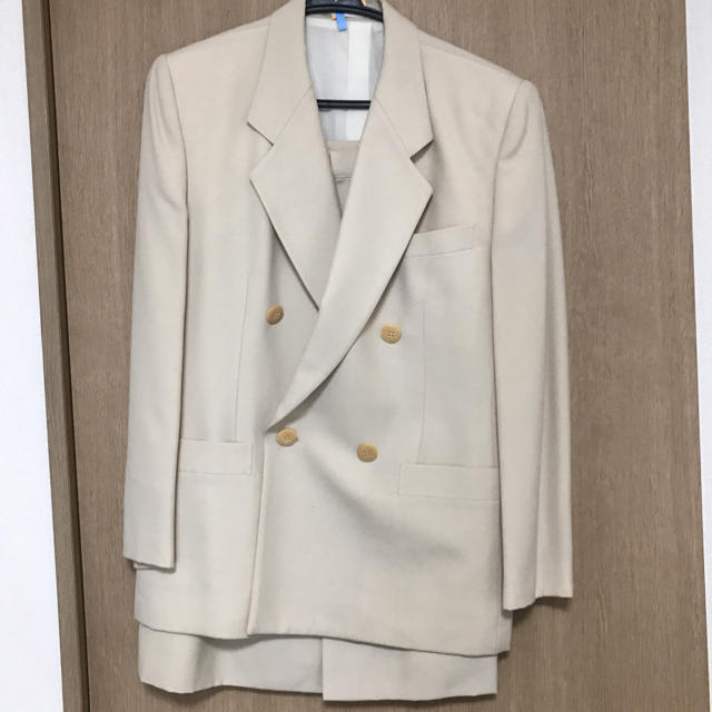 【美品】バーバリー レディーススーツ オフホワイト色フォーマル/ドレス