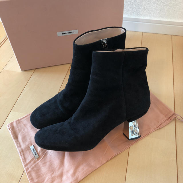 miumiu - 美品❤️ miumiu ビジュー付きショートブーツ 38.5の通販 by