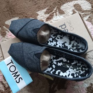 トムズ(TOMS)のTOMSスリッポン トムズ シューズ 24㌢ 新品 未使用(スリッポン/モカシン)