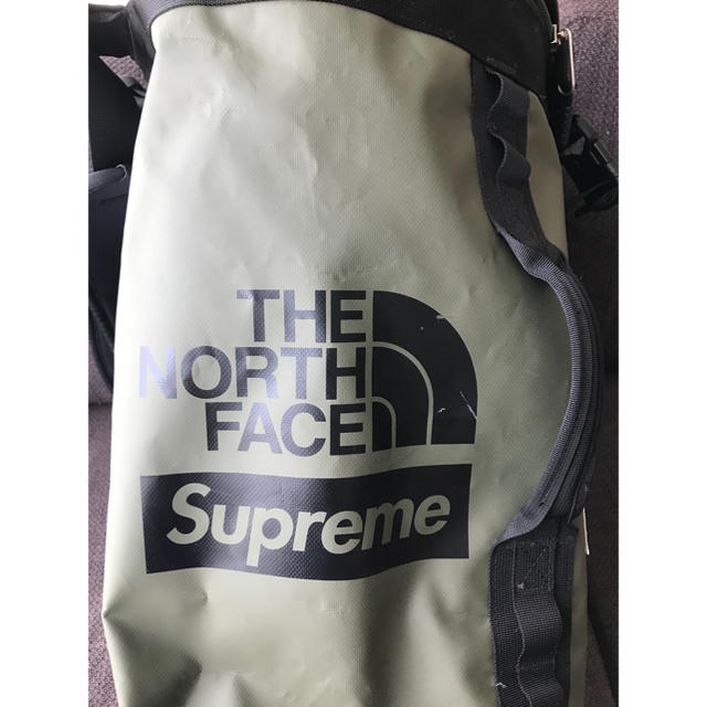 supreme north コラボバックパック オリーブ supreme north コラボバックパック オリーブ