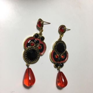 ピアス(ピアス)