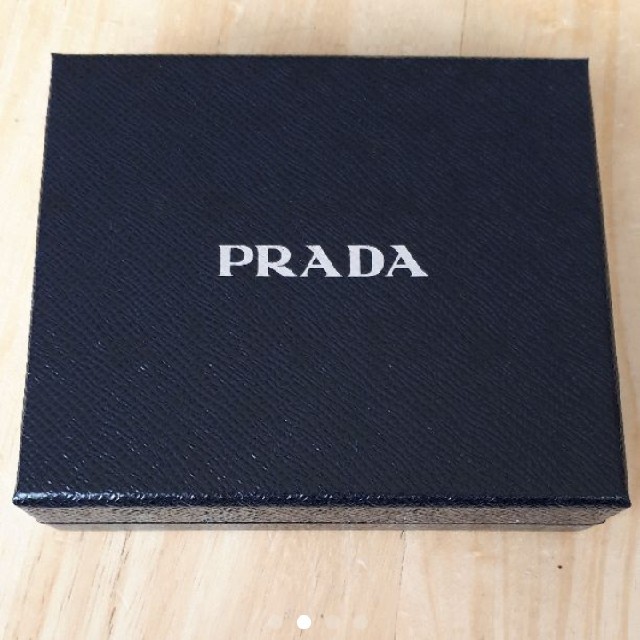 PRADA(プラダ)のお嬢様専用 レディースのファッション小物(キーホルダー)の商品写真