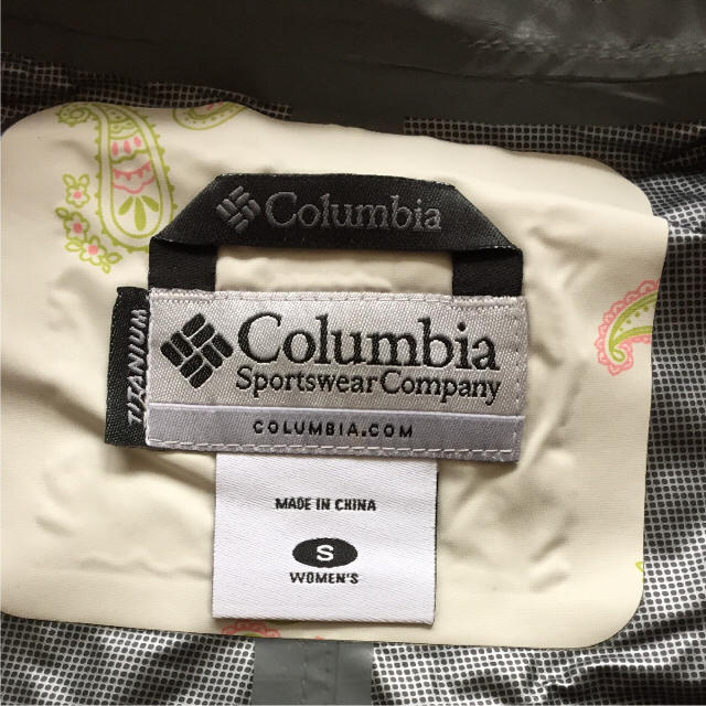 Columbia(コロンビア)のコロンビア titanium マウンテンパーカー ペイズリー柄 S 美品 レディースのジャケット/アウター(ブルゾン)の商品写真