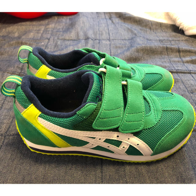 asics(アシックス)のアシックス スニーカー20.5cm キッズ/ベビー/マタニティのキッズ靴/シューズ(15cm~)(スニーカー)の商品写真