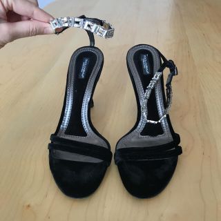 ドルチェアンドガッバーナ(DOLCE&GABBANA)の［値下げしました］ドルチェアンドガッバーナのビジューサンダル(サンダル)